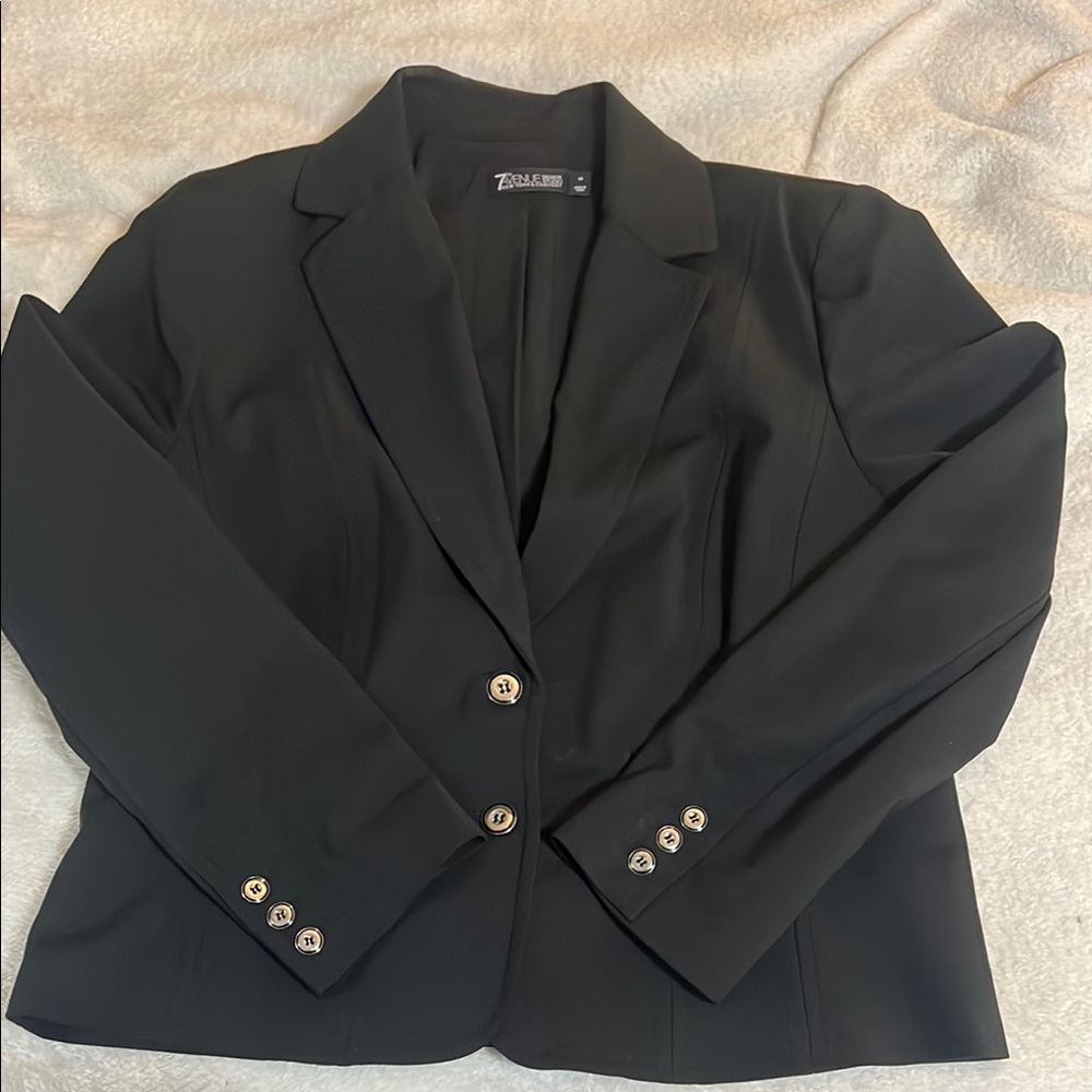 Black Blazer with Notched Lapels and Structured Shoulders